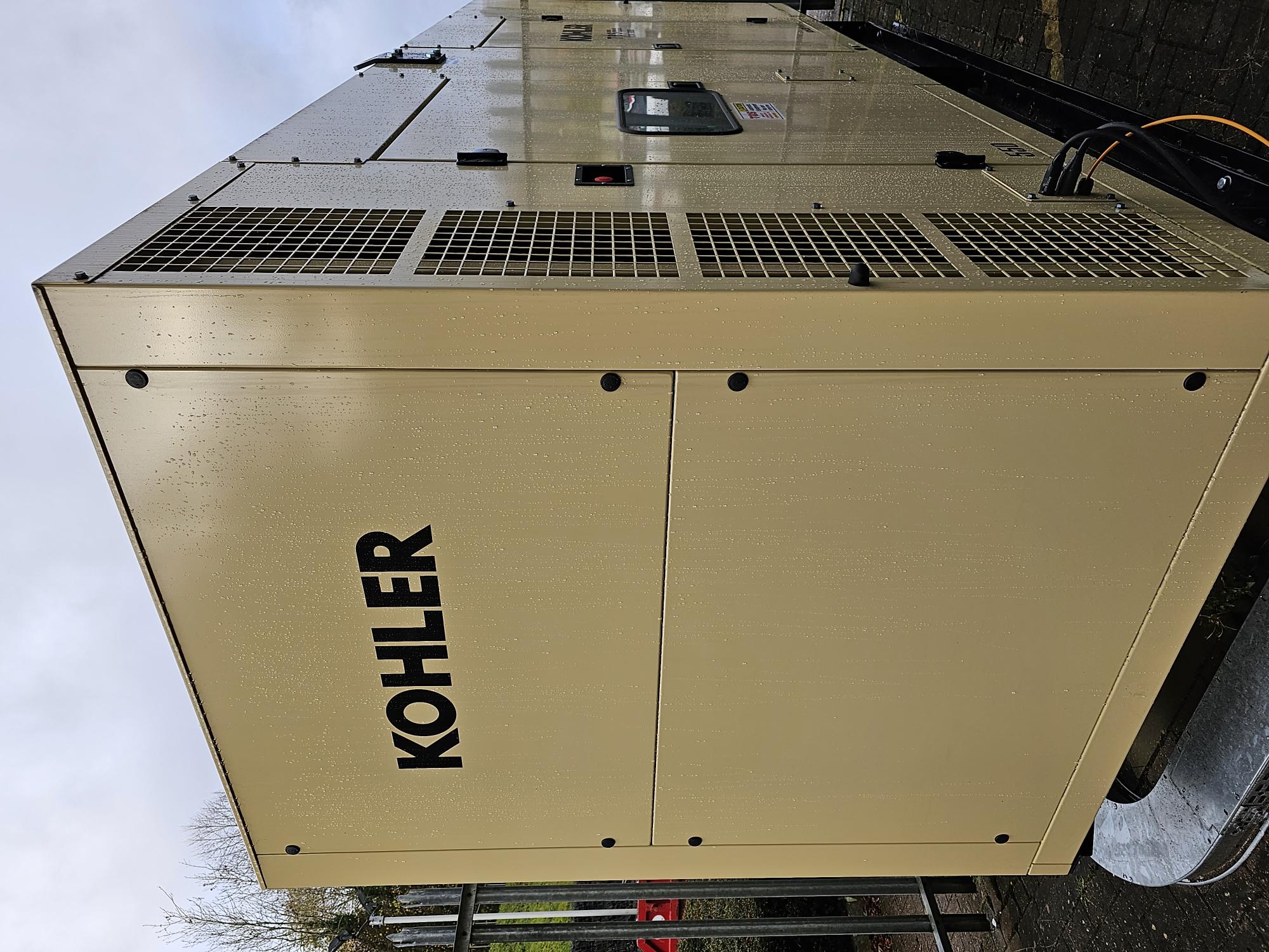 Backup generators supporting resilient data centre power